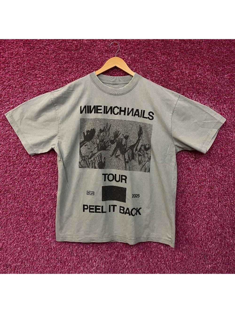 Nine Inch Nails " Peel it Back" 2025 Tour Industrial Rock T-Shirt XL